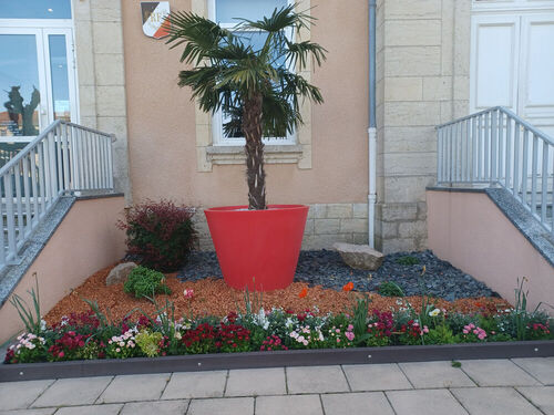 Devant Mairie Devant Mairie